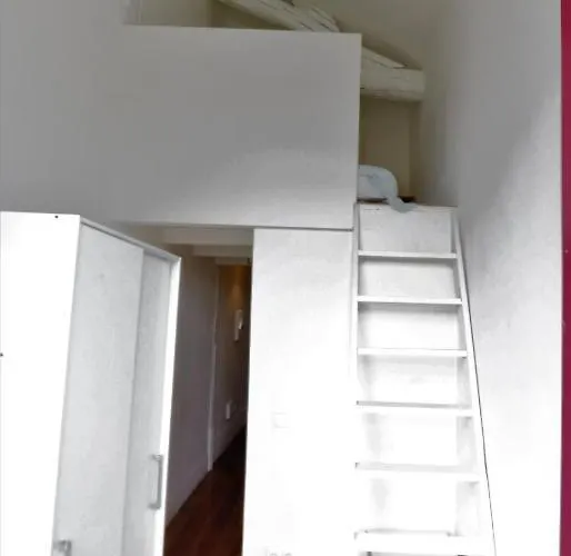 Rustic Silent Ensuites - Shared Kitchen - Self Check In Hostal Oporto