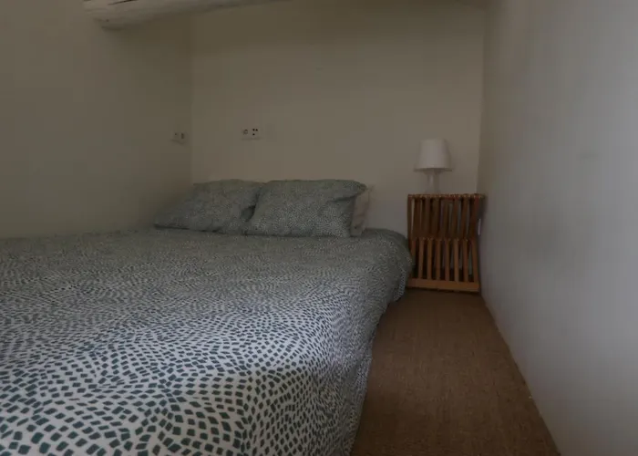 Rustic Silent Ensuites - Shared Kitchen - Self Check In Hostal