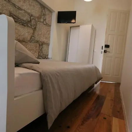 Rustic Silent Ensuites - Shared Kitchen - Self Check In * Πόρτο