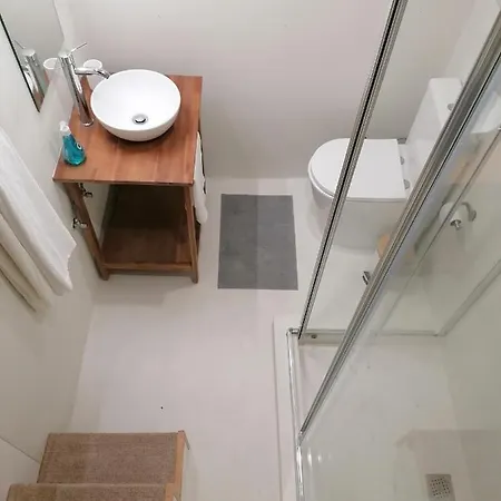 Rustic Silent Ensuites - Shared Kitchen - Self Check In Porto