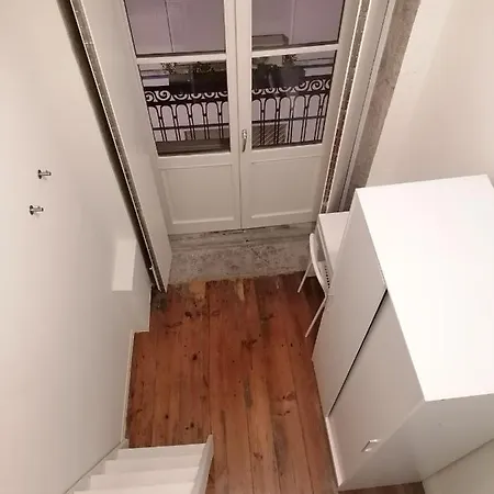 Rustic Silent Ensuites - Shared Kitchen - Self Check In Hostel Porto