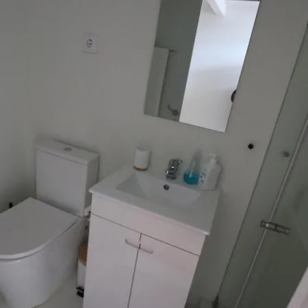 Hostel Rustic Silent Ensuites - Shared Kitchen - Self Check In Porto