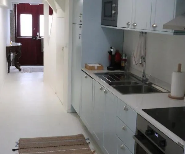 Rustic Silent Ensuites - Shared Kitchen - Self Check In Porto