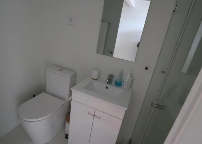 Hostel Rustic Silent Ensuites - Shared Kitchen - Self Check In Porto